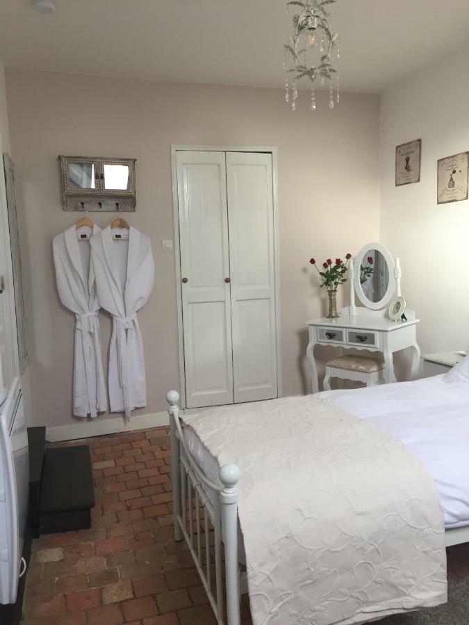 La Ferte-Mace No 3 Route De Lingramiere Bed & Breakfast エクステリア 写真